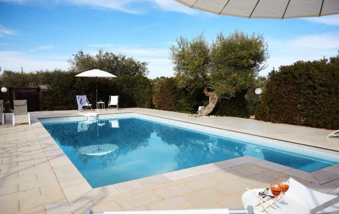 הוילה ברינדיזי Trulli Azzalema With Exclusive Pool מראה חיצוני תמונה