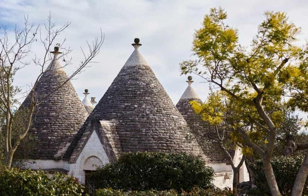 הוילה ברינדיזי Trulli Azzalema With Exclusive Pool מראה חיצוני תמונה