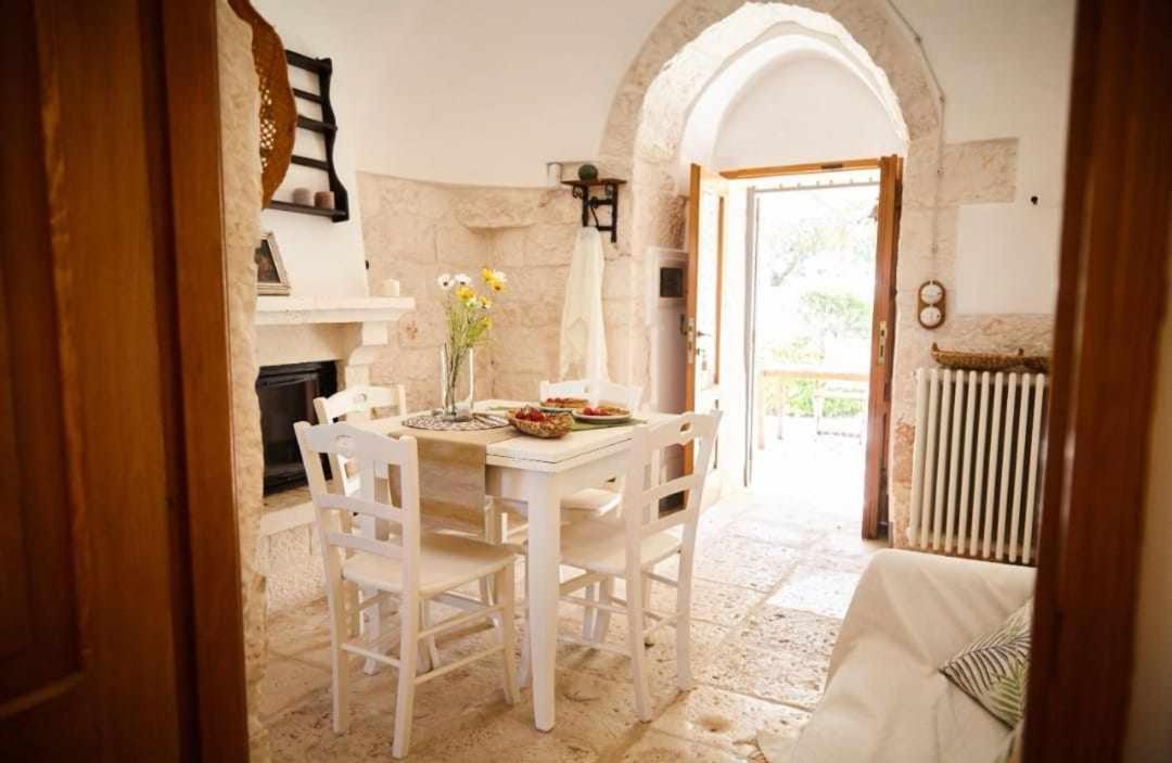 הוילה ברינדיזי Trulli Azzalema With Exclusive Pool מראה חיצוני תמונה