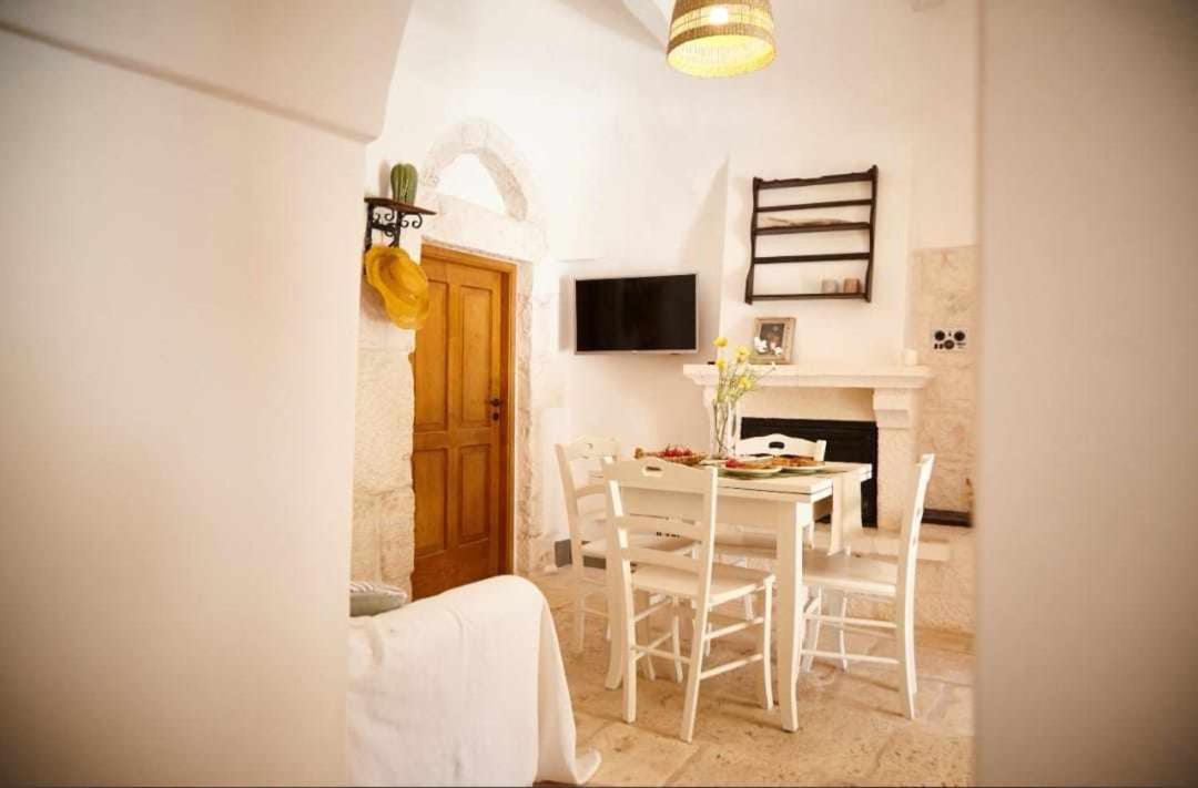 הוילה ברינדיזי Trulli Azzalema With Exclusive Pool מראה חיצוני תמונה